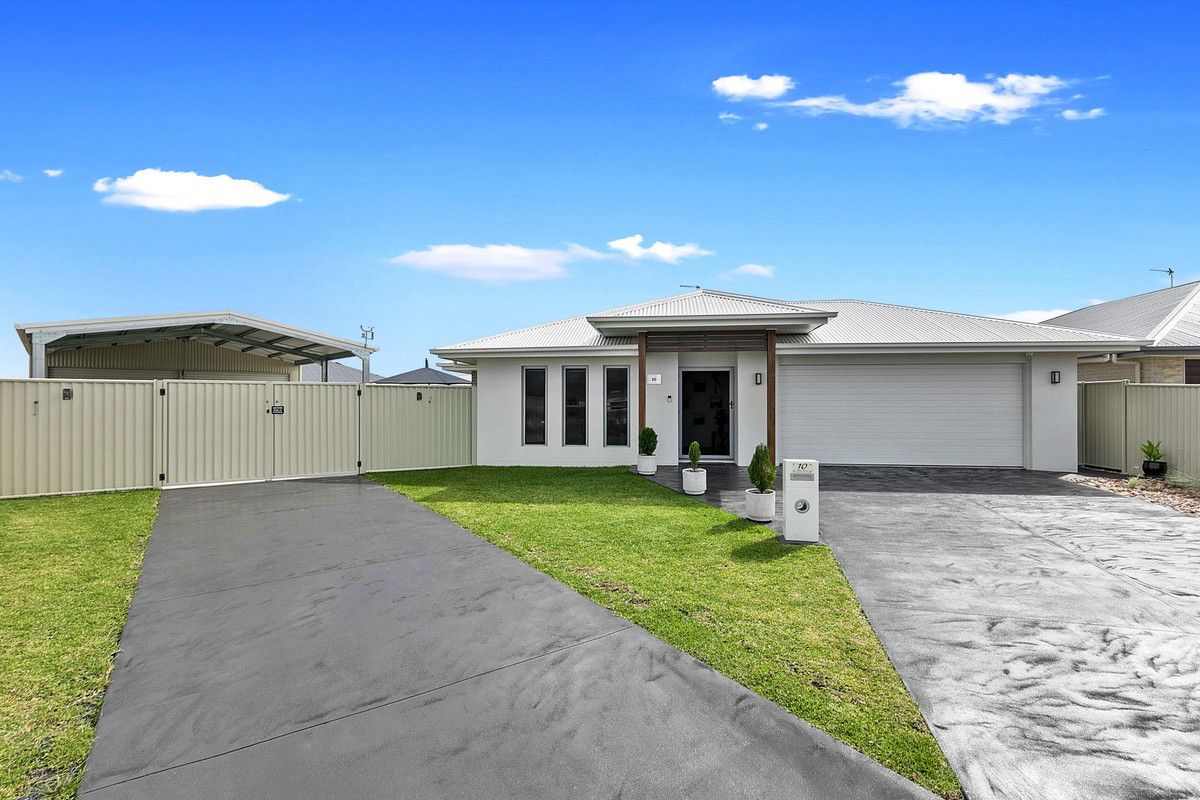 4 bedrooms House in 10 Amy Court KAWUNGAN QLD, 4655