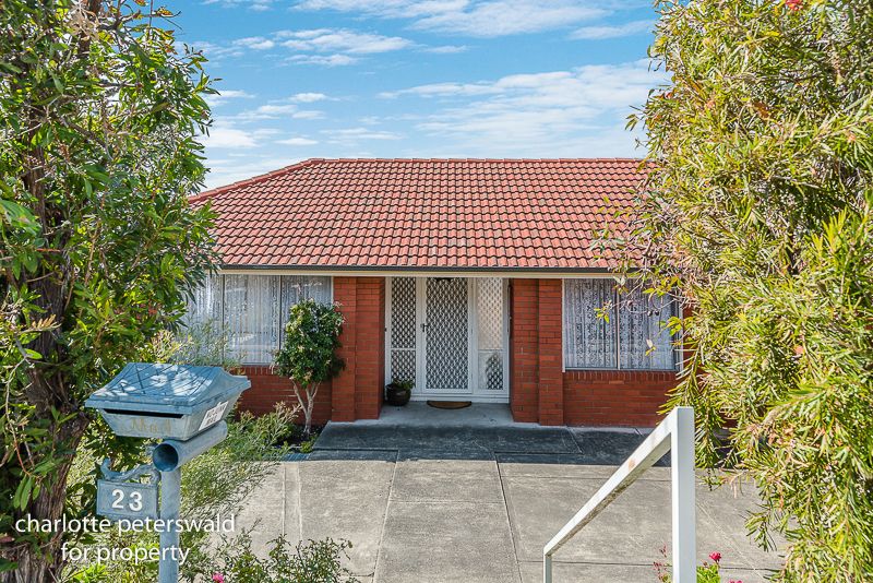 23 Jindabyne Road, Kingston Beach TAS 7050, Image 0