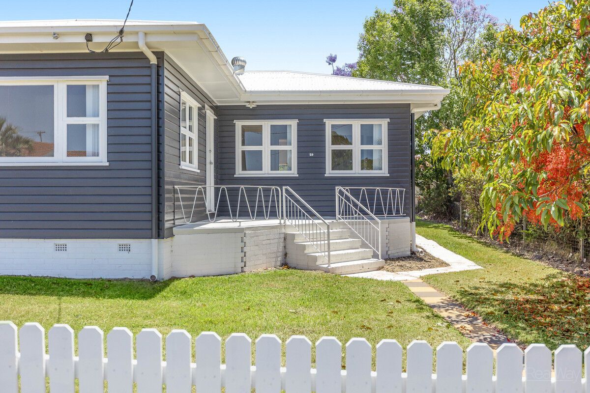 29 Welcombe Avenue, Rockville QLD 4350