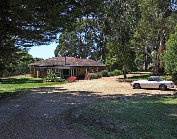 366 Black Range Road, Romsey VIC 3434