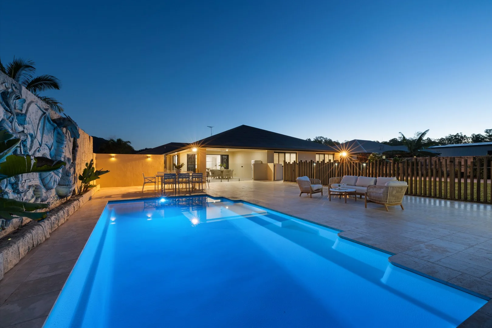 5 Henderson Street, Cannon Valley QLD 4800