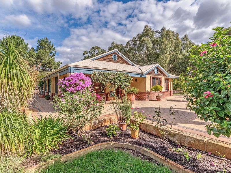 49 Stockmans Close, Oakford WA 6121, Image 0