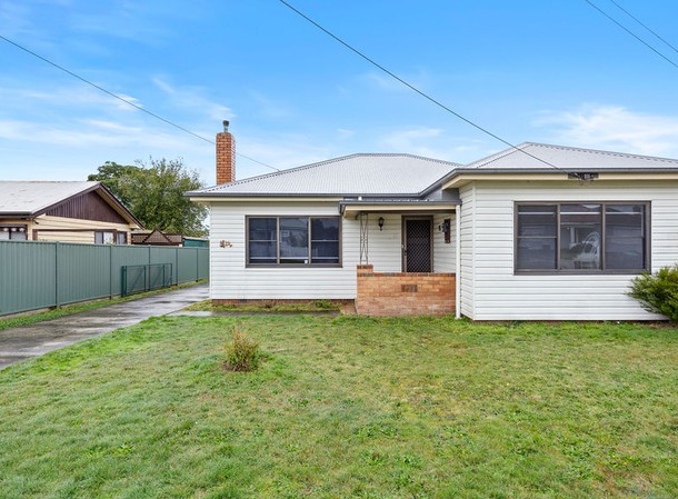 24 Grammar Street, Wendouree VIC 3355