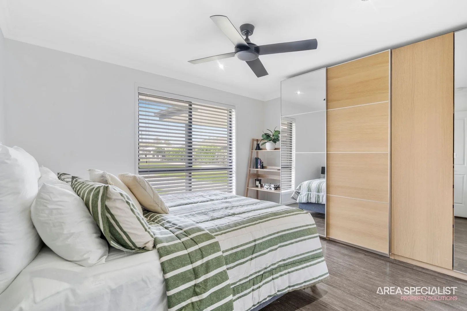 Additional image 23 of 52 Pelican Parade, Jacobs Well QLD 4208