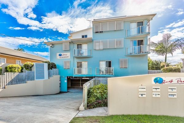 2 bedrooms Apartment / Unit / Flat in 5/2-4 Irene Street REDCLIFFE QLD, 4020