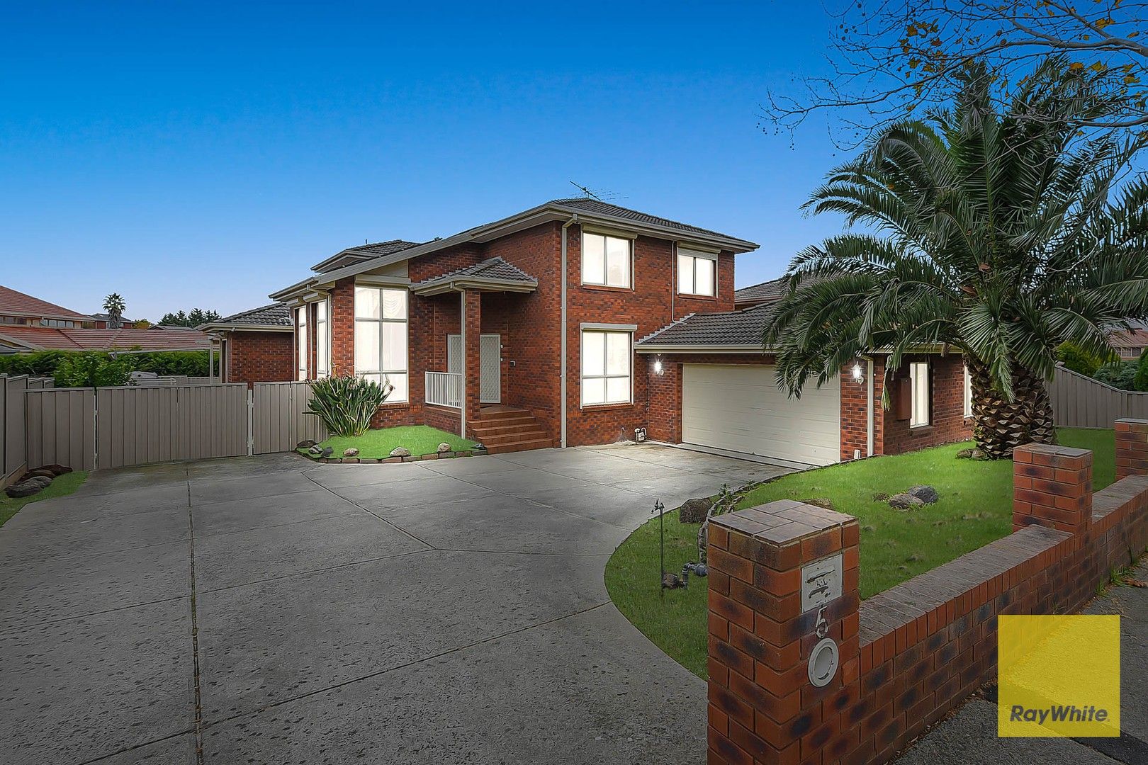 5 Barnsley Drive, Endeavour Hills VIC 3802, Image 0