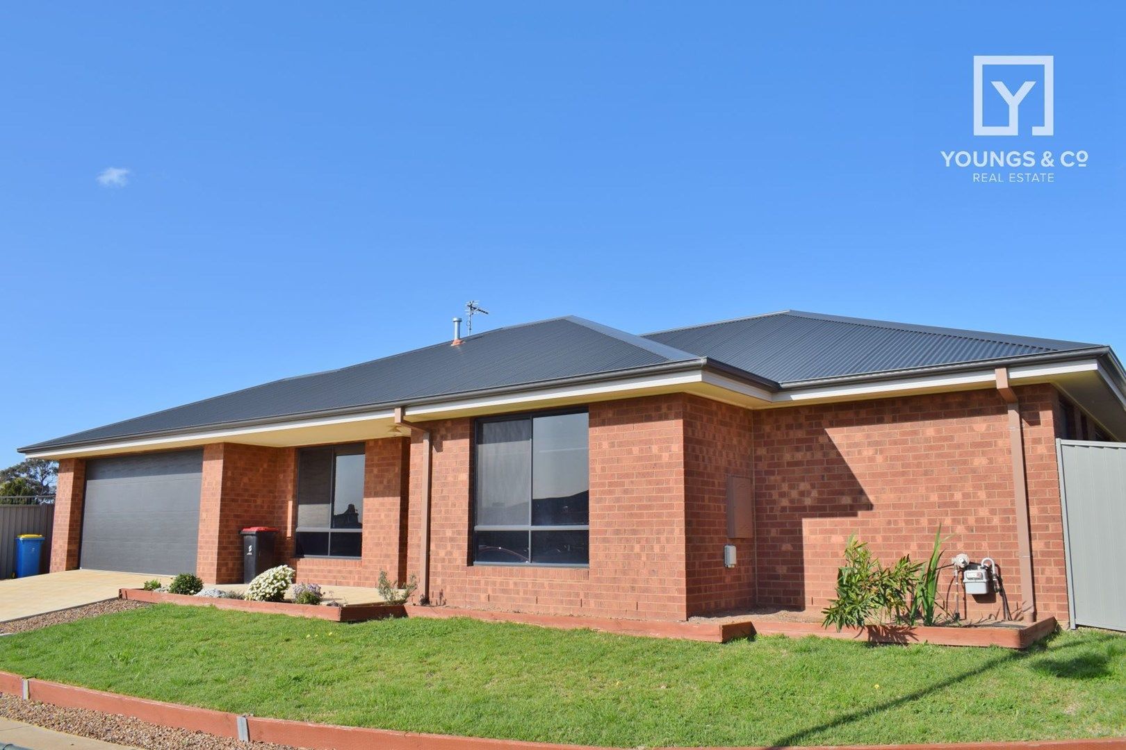 3 bedrooms House in 26 Bellemara Dr MOOROOPNA VIC, 3629