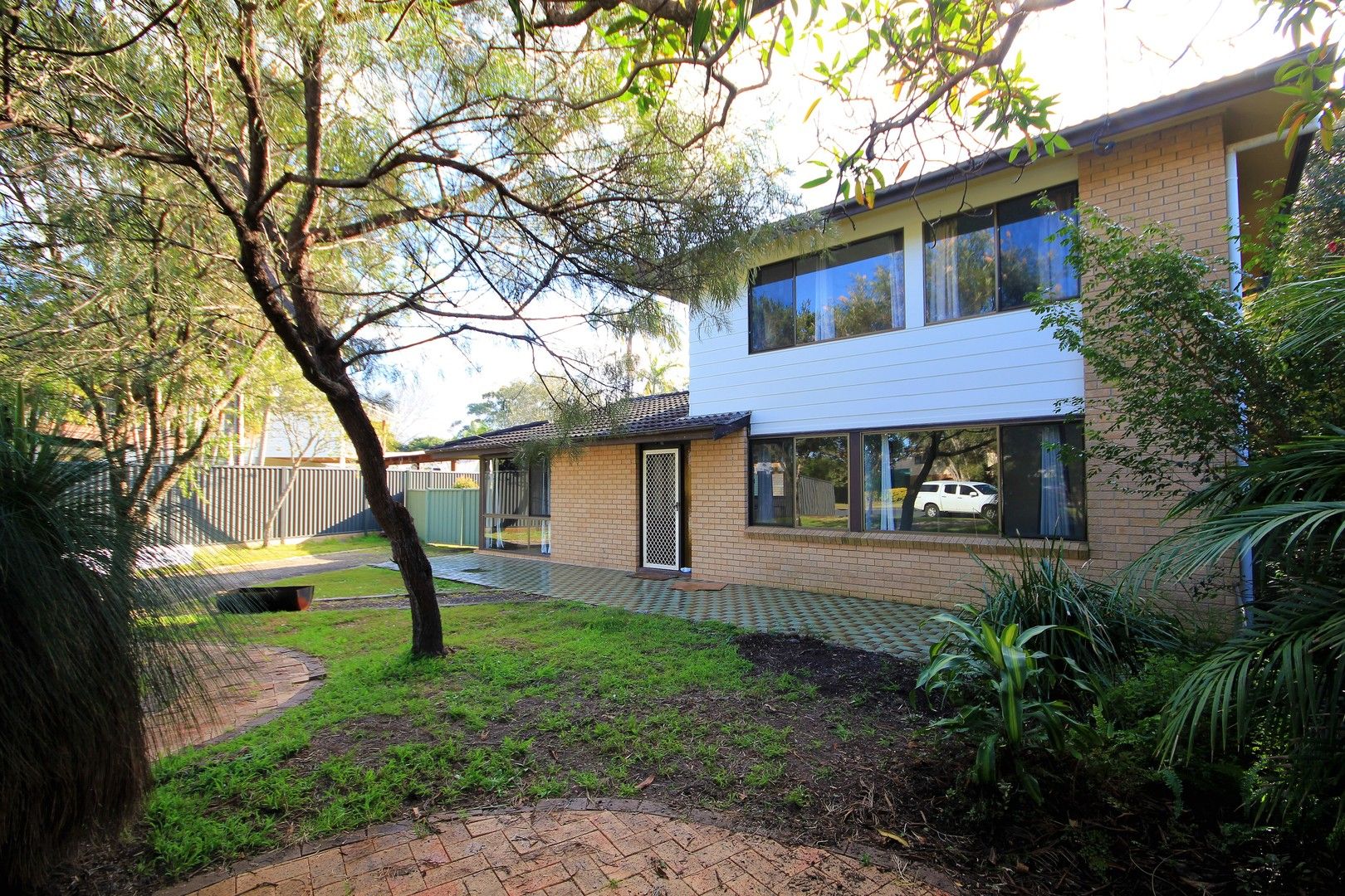 3 bedrooms House in 10 Oxley Street LAKE CATHIE NSW, 2445