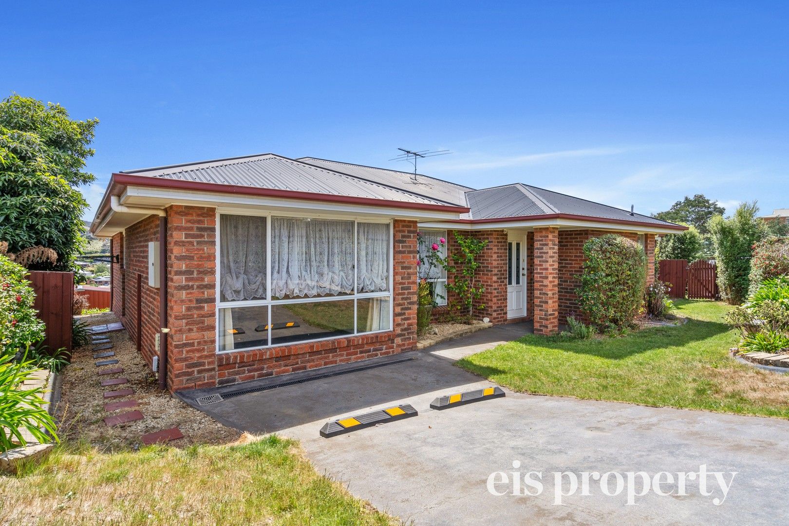 4 bedrooms House in 22 Brendan Crescent AUSTINS FERRY TAS, 7011