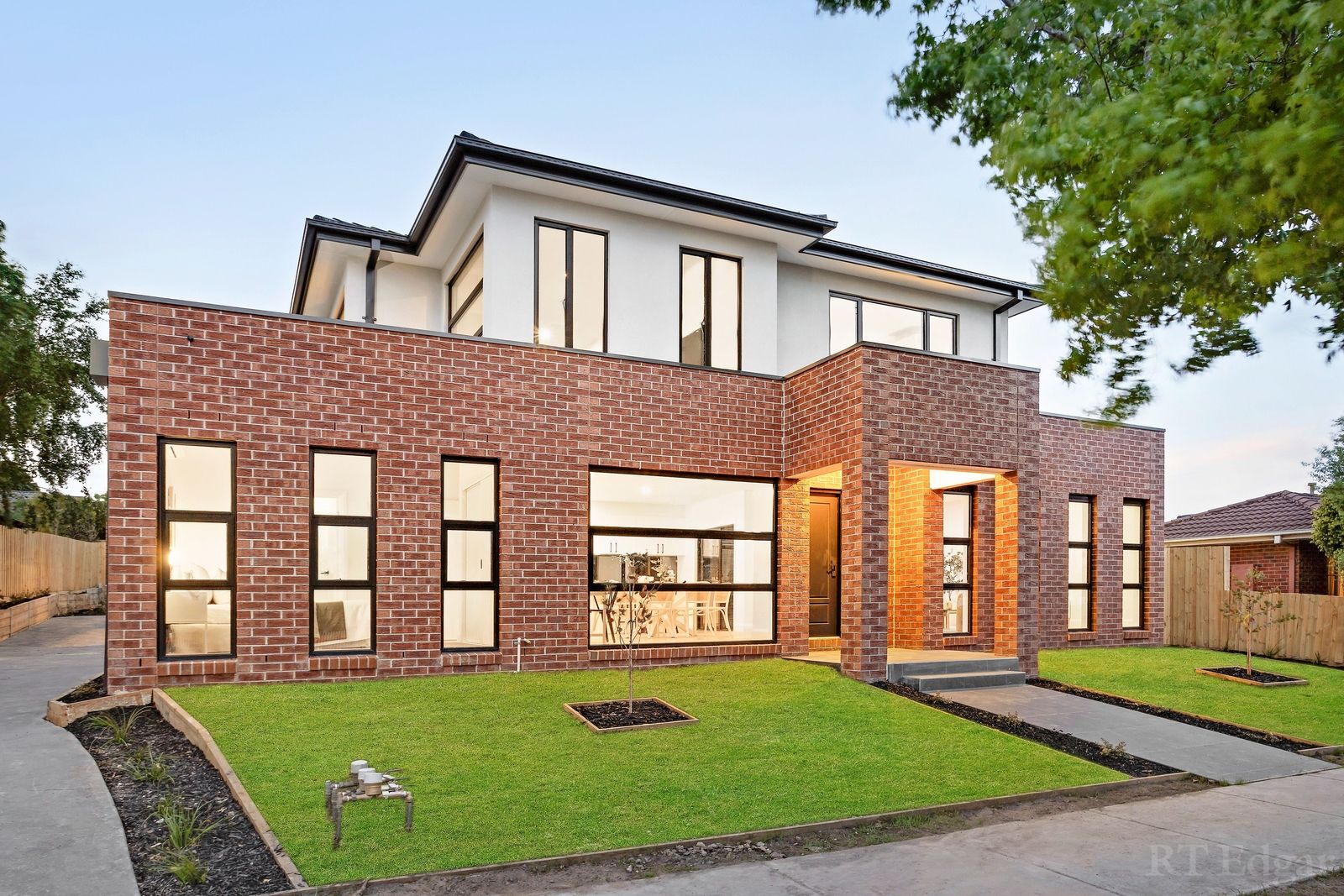 4 bedrooms Townhouse in 1-3/11 Emerald Street RINGWOOD VIC, 3134