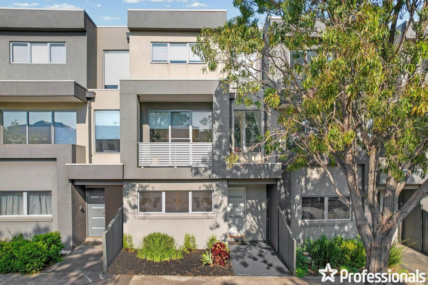 17/13 Greville Street, Caroline Springs VIC 3023 Domain