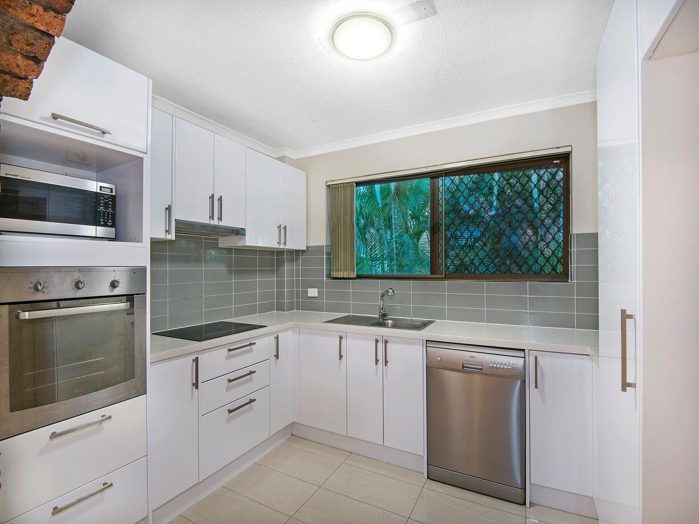 8/128 Station Road, Indooroopilly QLD 4068, Image 2