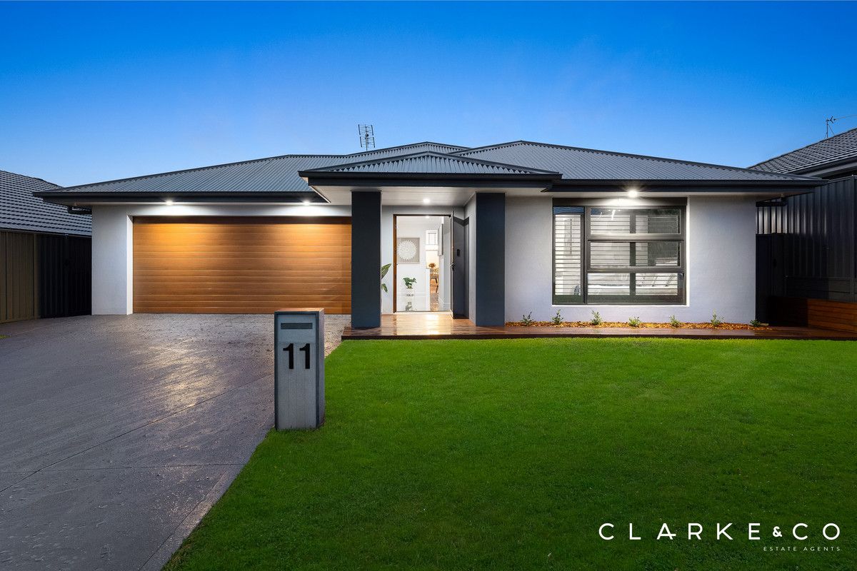 4 bedrooms House in 11 Acmena Street GILLIESTON HEIGHTS NSW, 2321