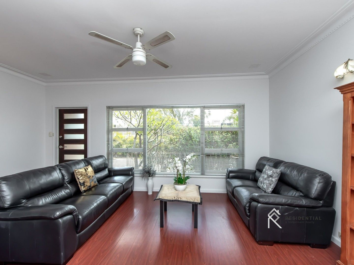 5 bedrooms House in 323 Karrinyup Road KARRINYUP WA, 6018