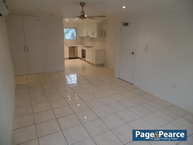 6/8 PICCADILLY STREET, Hyde Park QLD 4812, Image 1