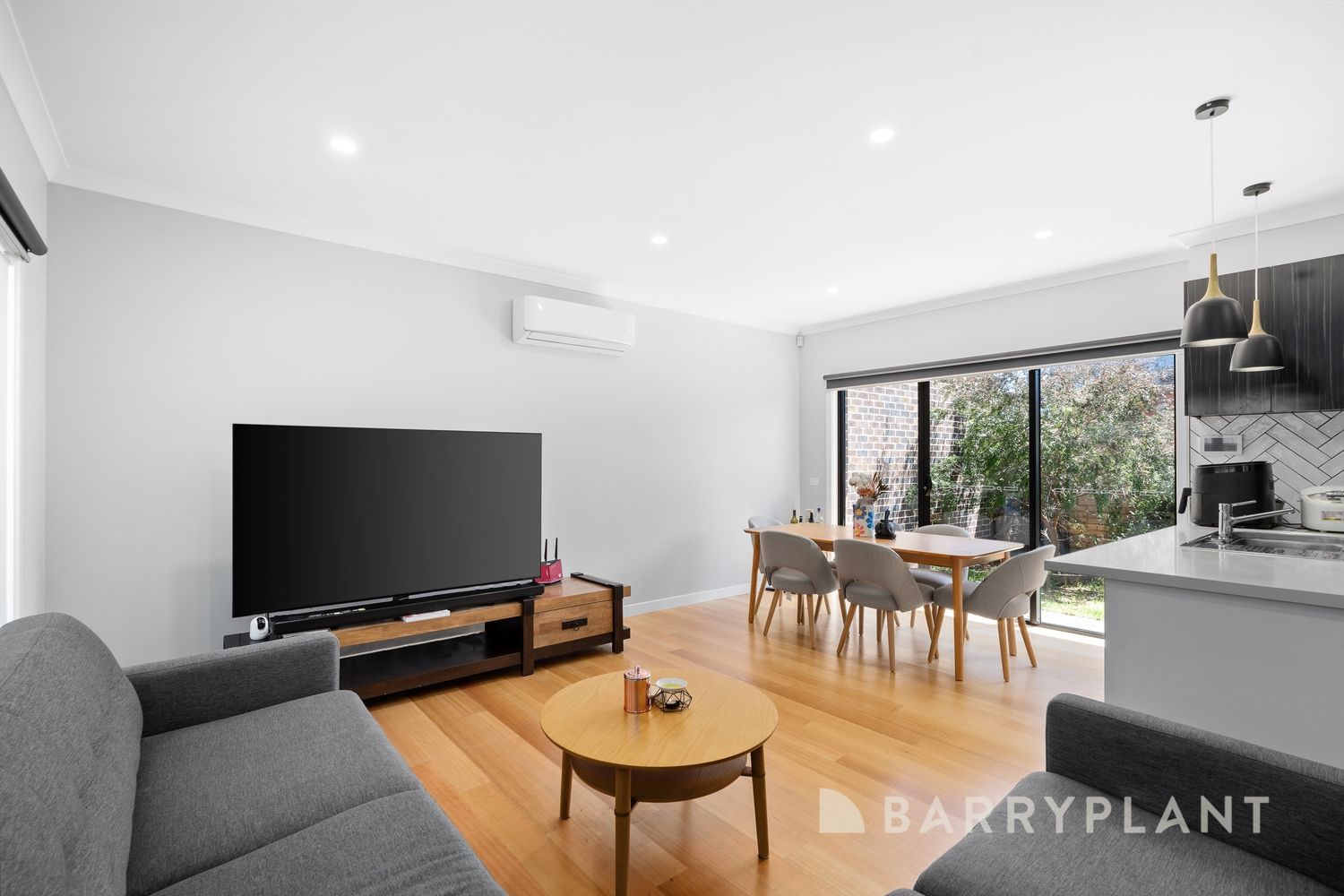 2/29 Bangerang Avenue, Sunshine North VIC 3020, Image 2