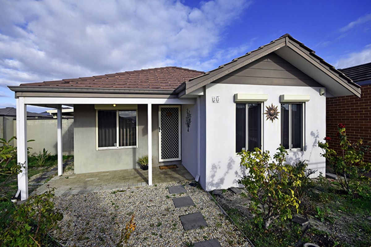 2 bedrooms House in 33 Pineroo Terrace ELLENBROOK WA, 6069