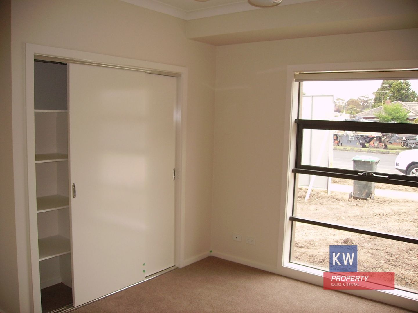 Unit 1/15 Mcdonald St, Morwell VIC 3840, Image 2