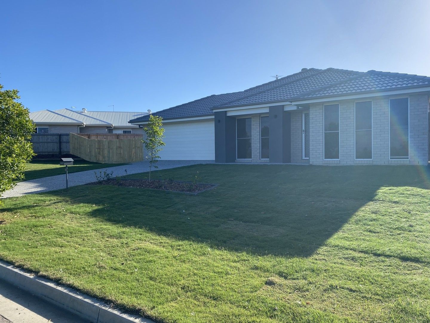 4 bedrooms House in 3 Sutherland Street GLENEAGLE QLD, 4285