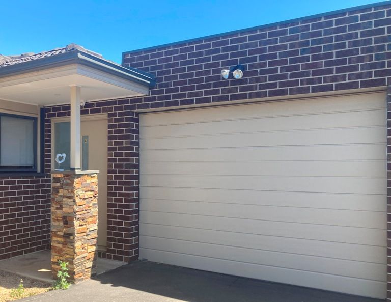 2 bedrooms Apartment / Unit / Flat in 4/1 Edna Street THOMASTOWN VIC, 3074