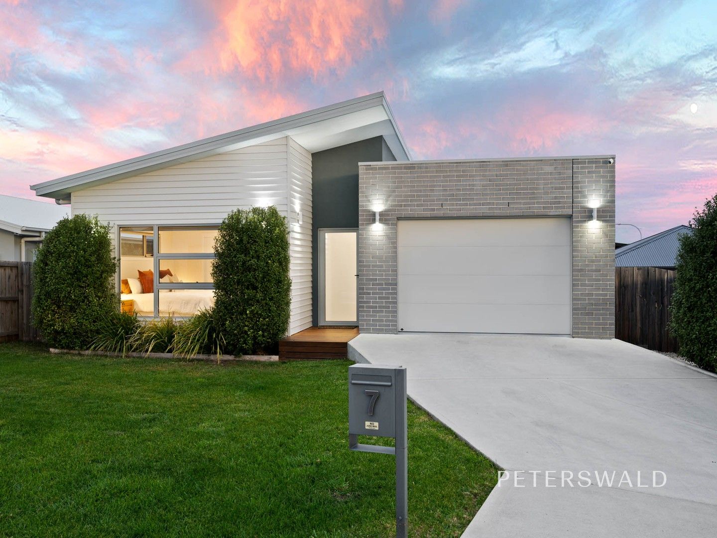 3 bedrooms House in 7 Dulcie Court OAKDOWNS TAS, 7019