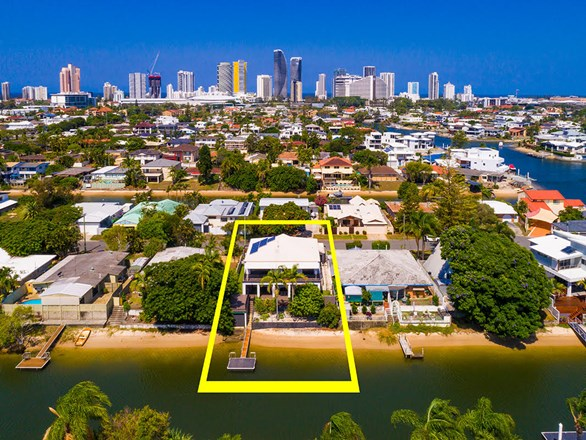 17 Pearl Key, Broadbeach Waters QLD 4218