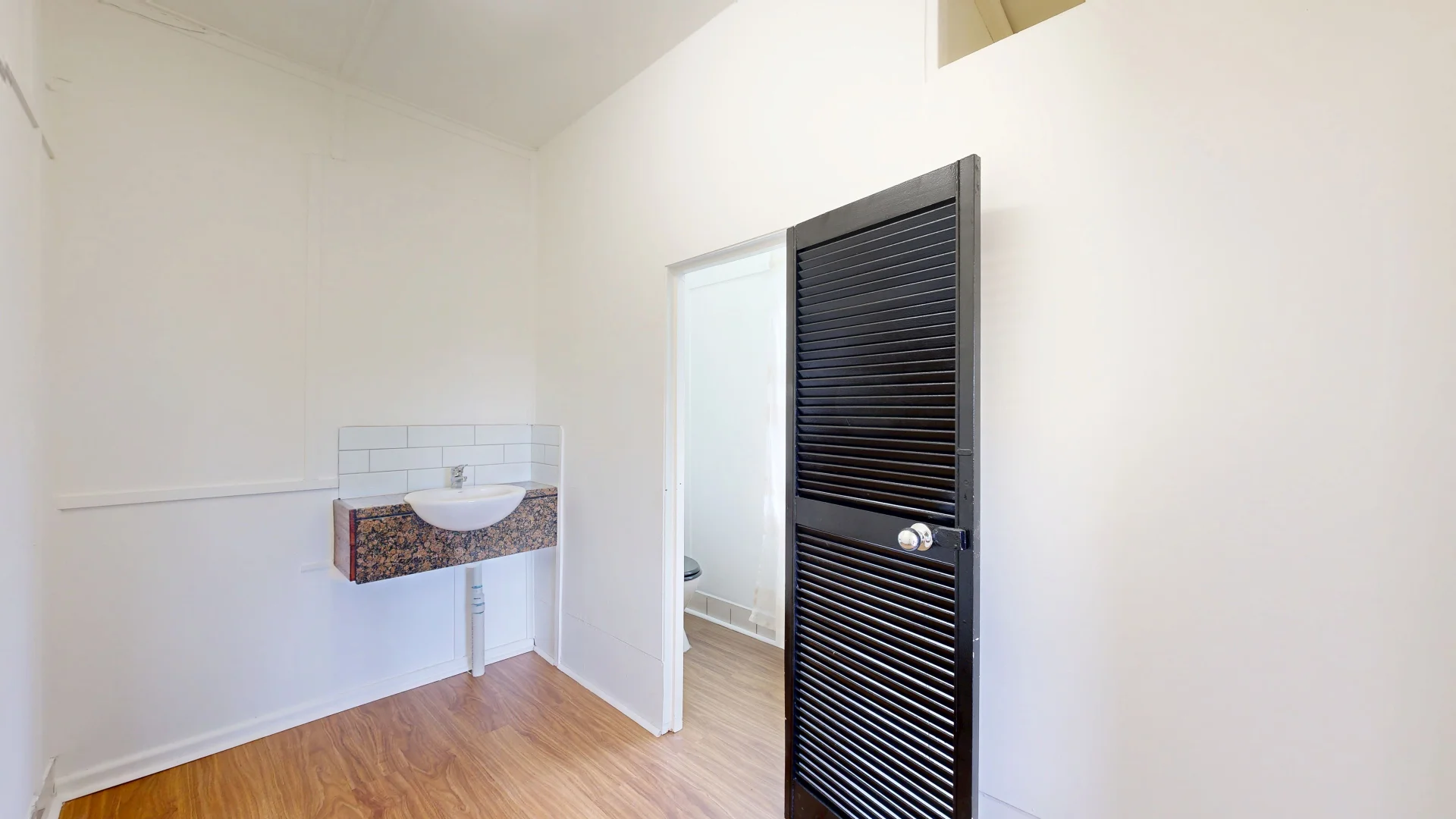 Additional image 4 of 51 Railway Avenue, Railway Estate QLD 4810