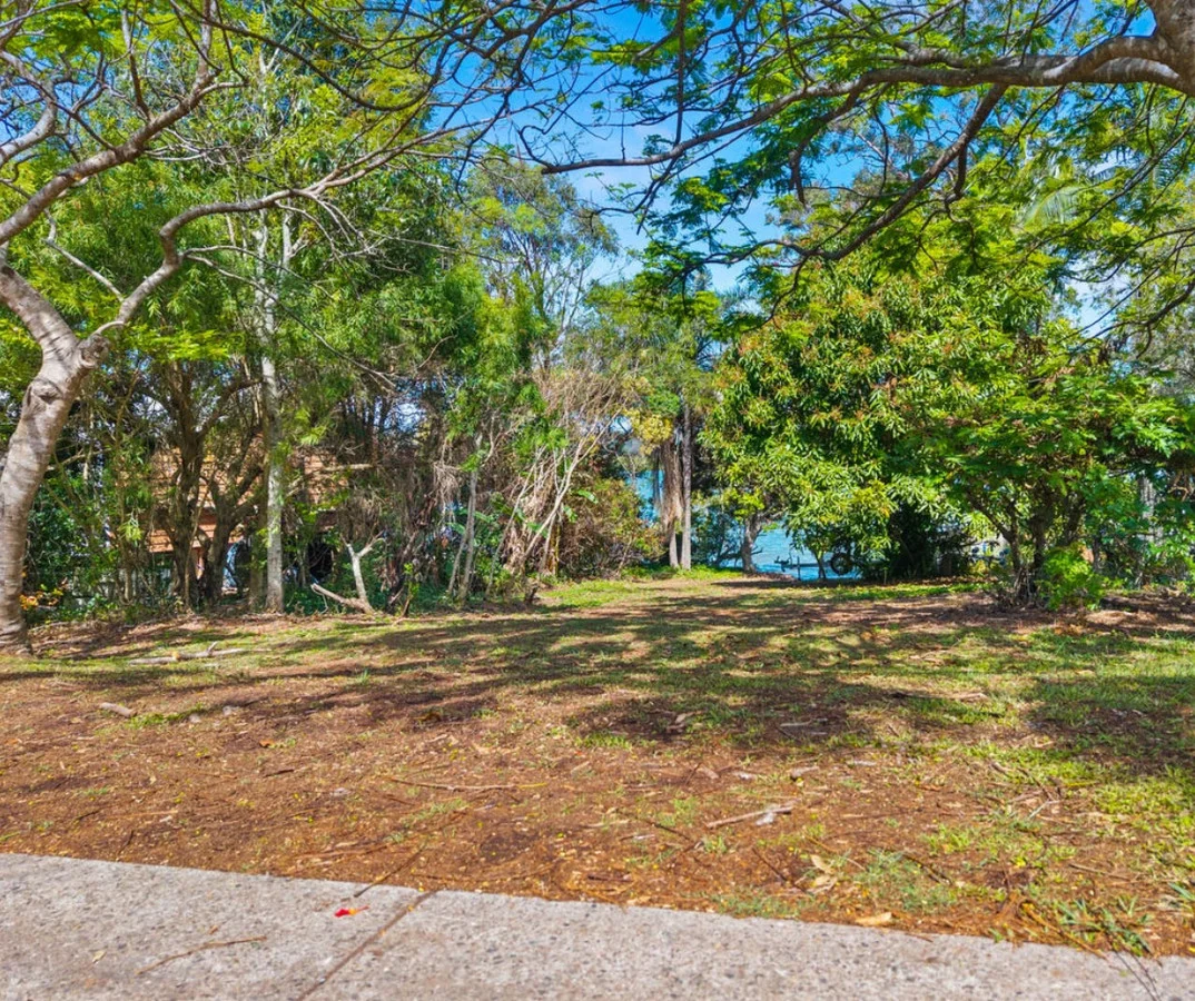 18 Oasis Drive, Russell Island QLD 4184