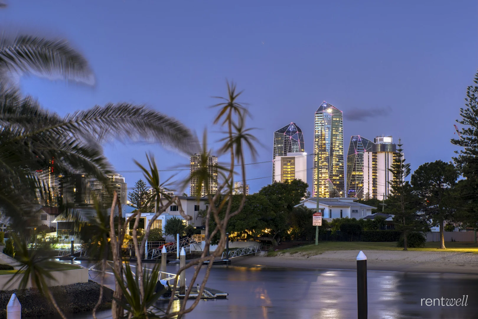 47 Beverley Crescent, Broadbeach Waters QLD 4218 - House For Rent | Domain