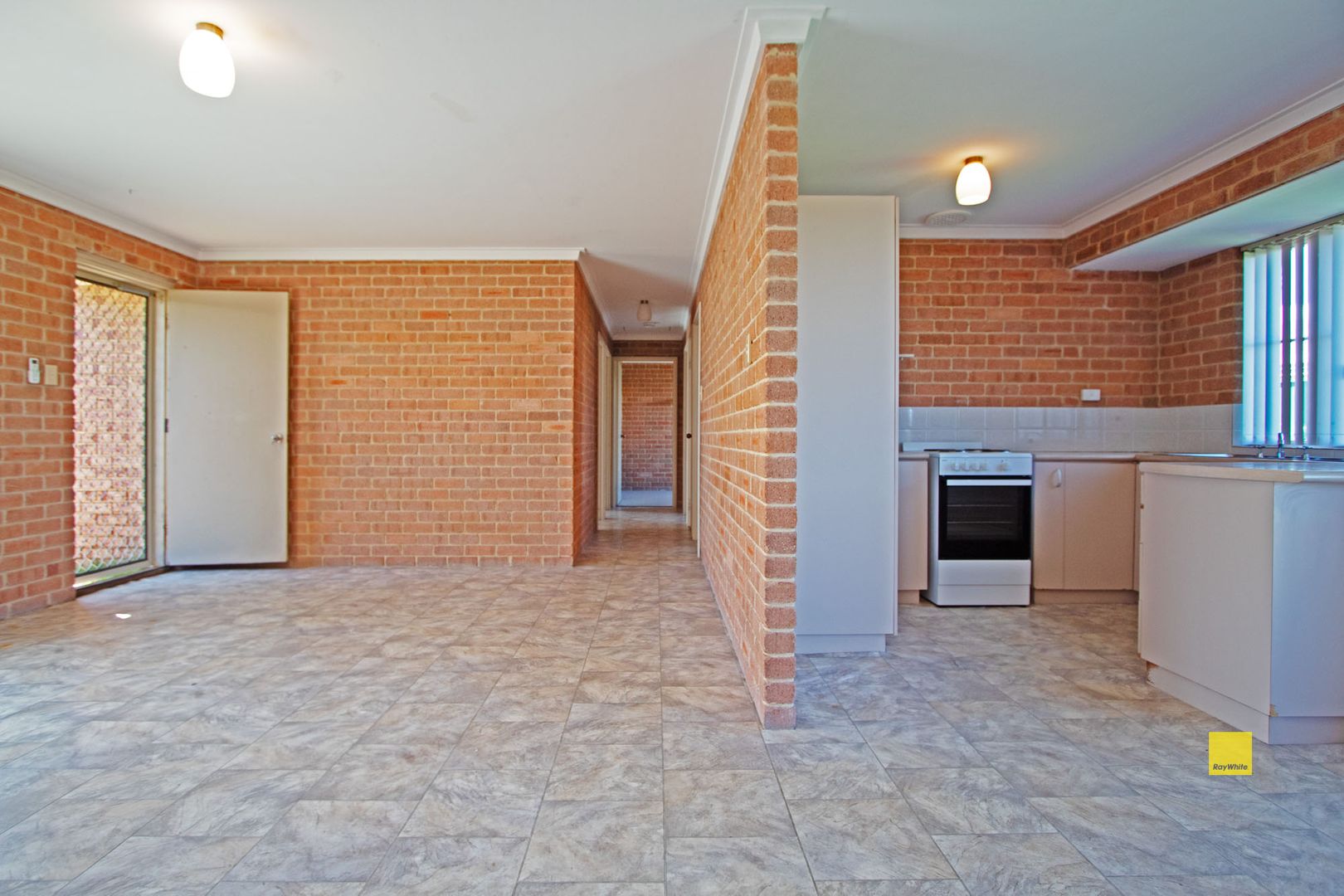 2/2 Huelva Place, Cervantes WA 6511, Image 2