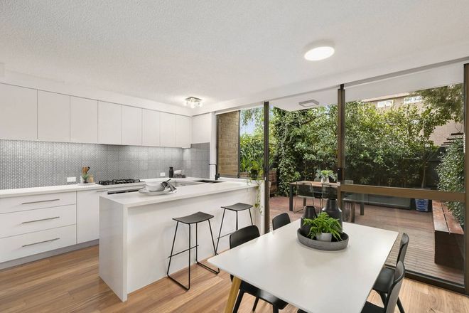 Picture of 2/1 Hammerdale Avenue, ST KILDA EAST VIC 3183