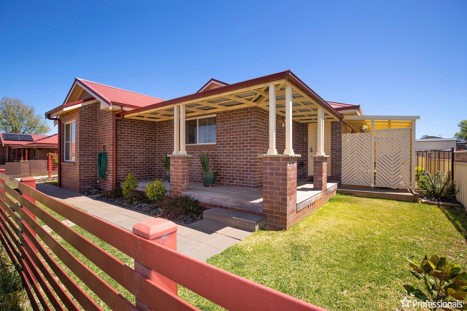 4/12 Hardinge Street, South Guyra NSW 2365, Image 0