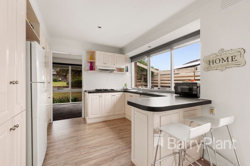 2 Doubell Court, Mill Park VIC 3082, Image 2