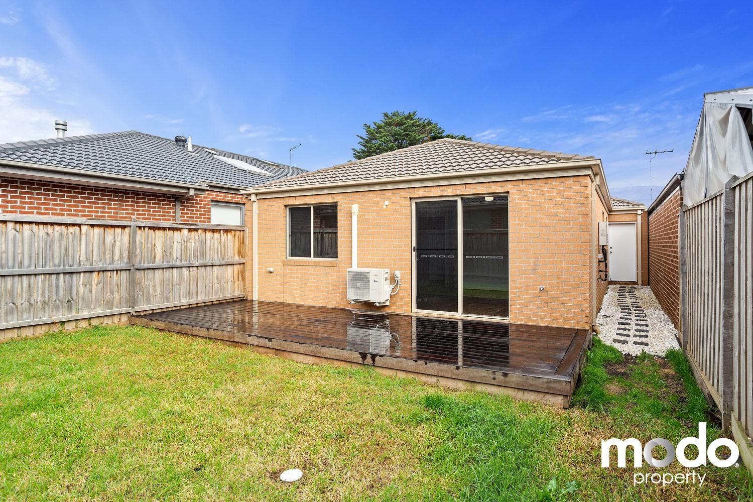 11 Kalbian Drive, Clyde North VIC 3978, Image 1