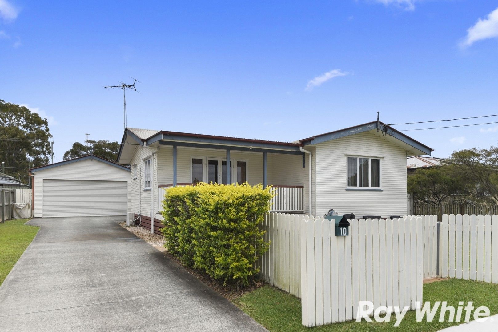 4 bedrooms House in 10 Percivale Street BRACKEN RIDGE QLD, 4017