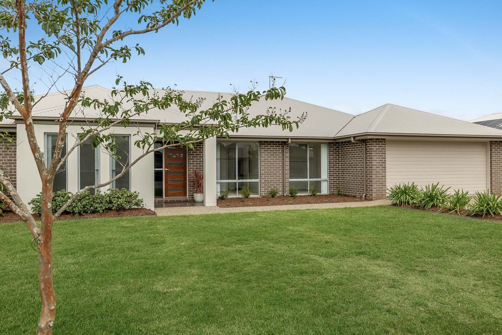 2 Meares Street, Kearneys Spring QLD 4350, Image 0