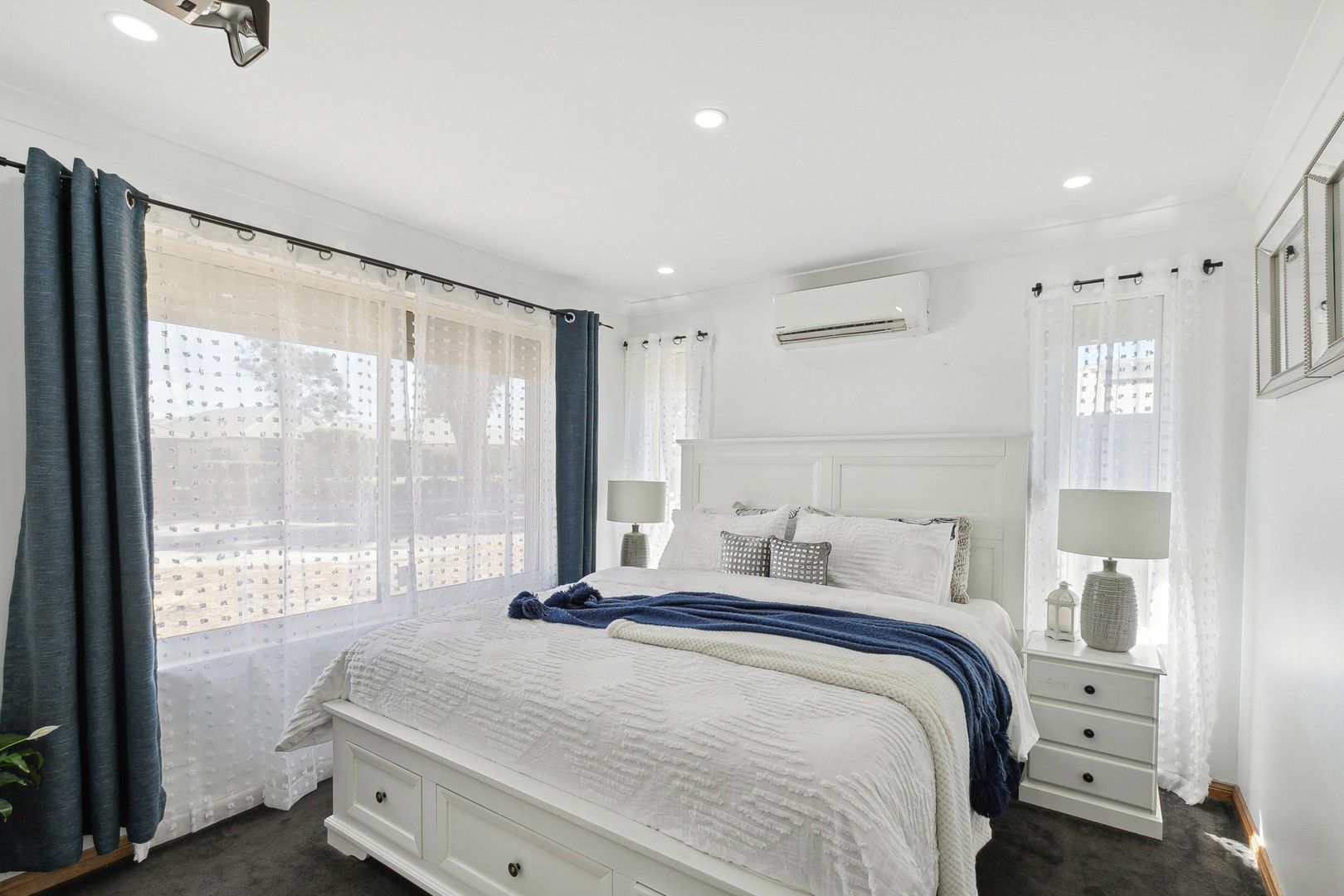 5 bedrooms House in 106 Windermere Boulevard AVELEY WA, 6069