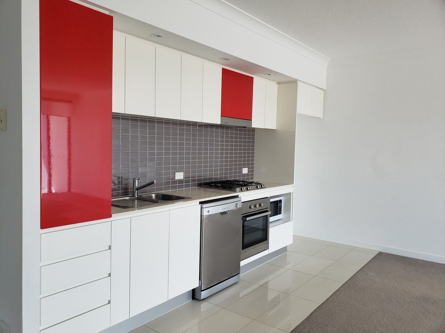 1 bedrooms Apartment / Unit / Flat in Lawson St SOUTHPORT QLD, 4215