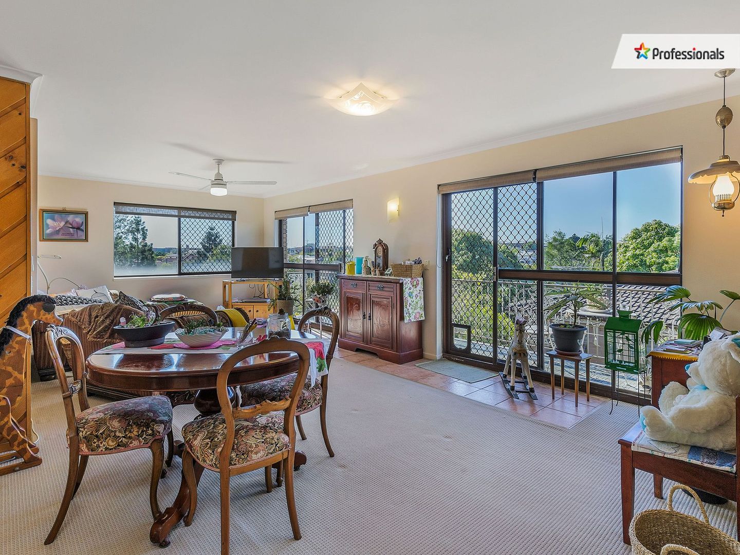 1/182 Juliette Street, Greenslopes QLD 4120, Image 2