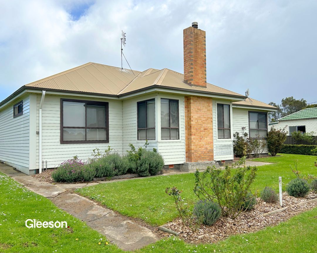 4 bedrooms House in 12 Billet Street PANMURE VIC, 3265