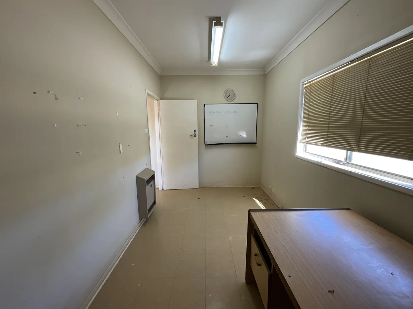 Additional image 21 of 48 - 50 Molesworth Street, Hillston NSW 2675