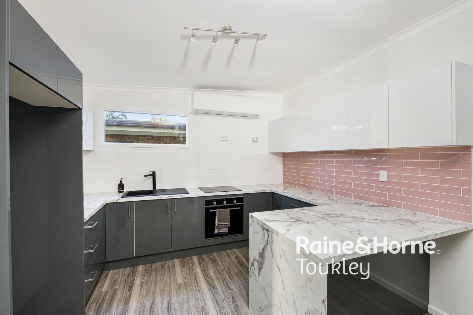 20 Murrumbong Road, Summerland Point NSW 2259, Image 0