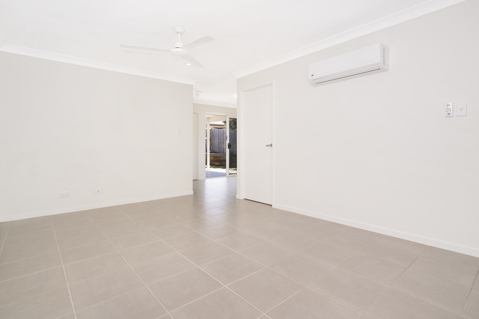 2/10 Nike Court, Wulkuraka QLD 4305, Image 2