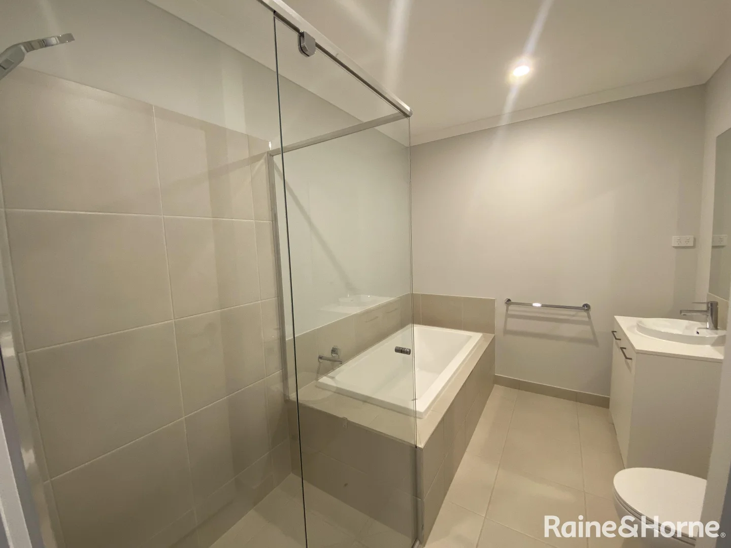 Additional image 12 of 4 Ellisburg Street, Manor Lakes VIC 3024