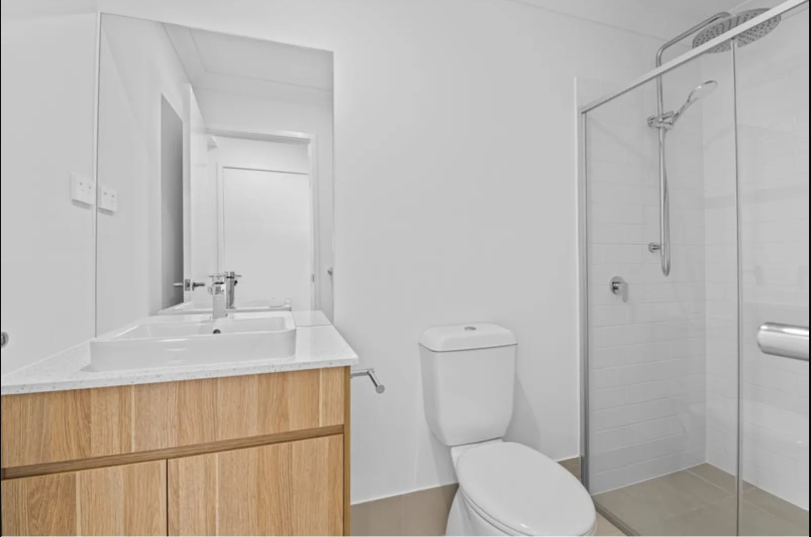 Additional image 14 of 10 Waterway Crescent, Hillcrest QLD 4118