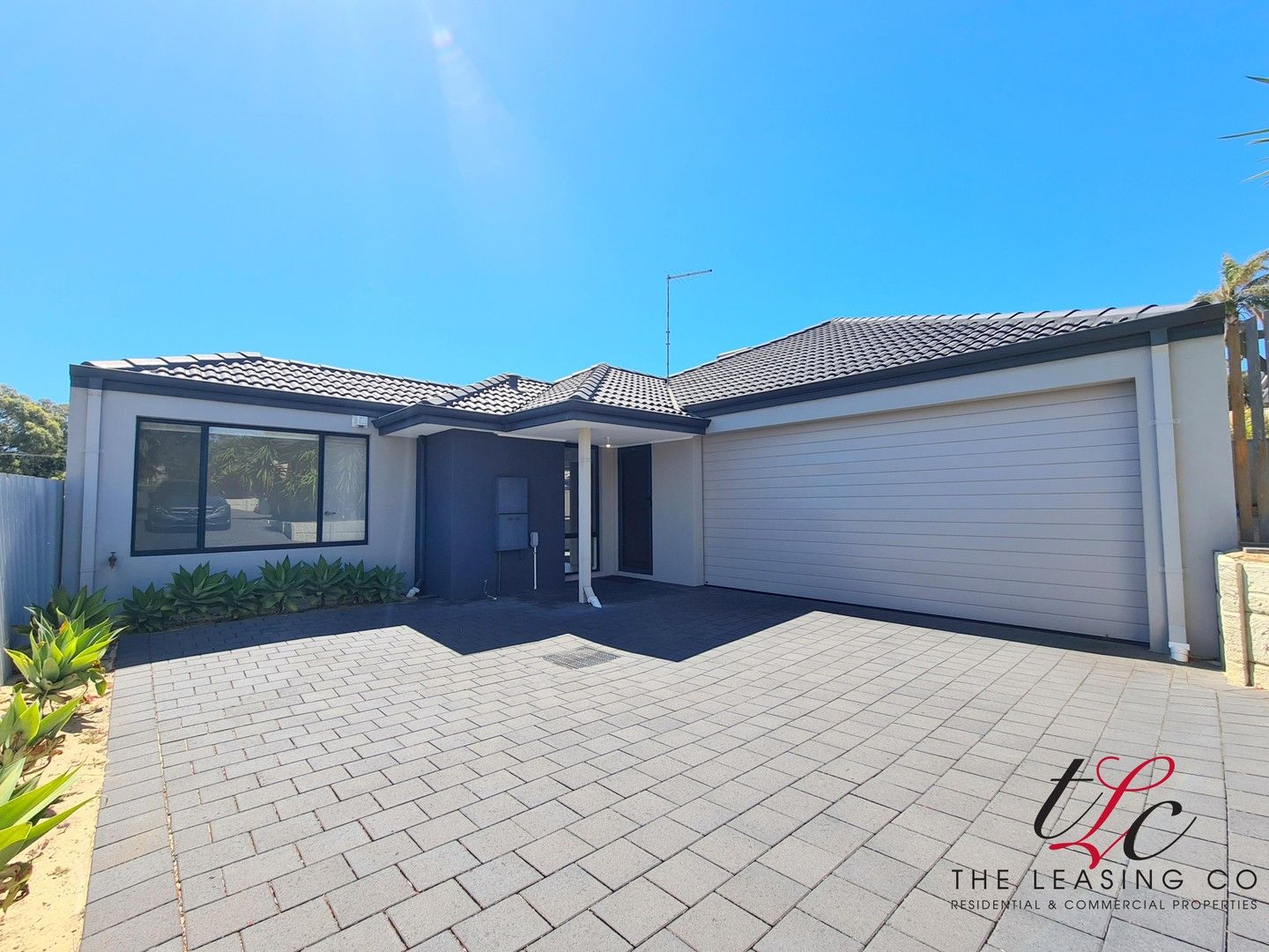 3 bedrooms Villa in 53C Doolette Street SPEARWOOD WA, 6163