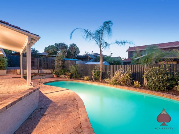 17 Waltham Court, Bateman WA 6150