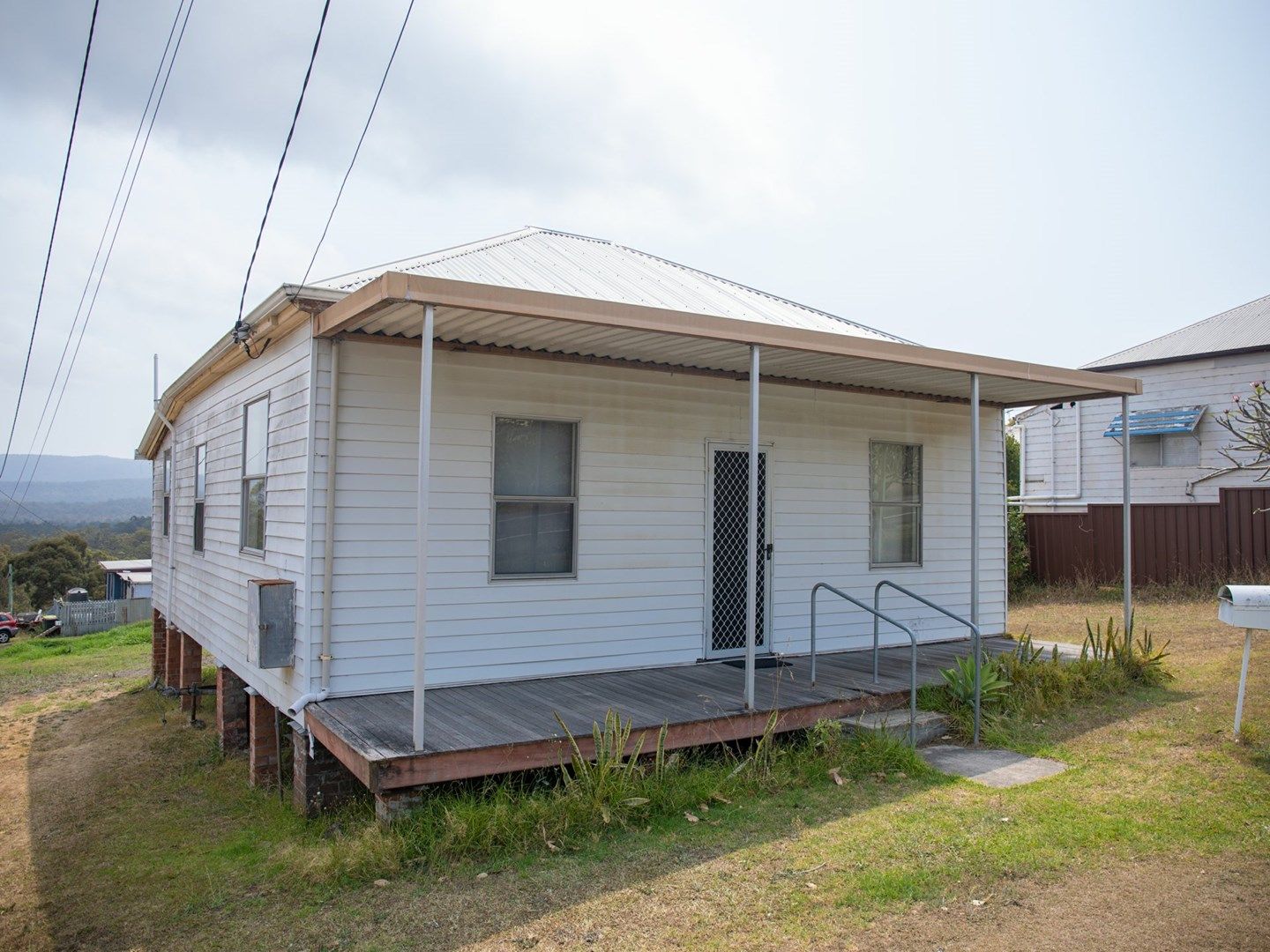 2 Booth Drive, Seahampton Property History & Address Research