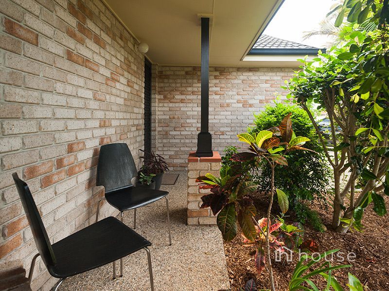 4 Dunne Court, Meadowbrook QLD 4131, Image 2