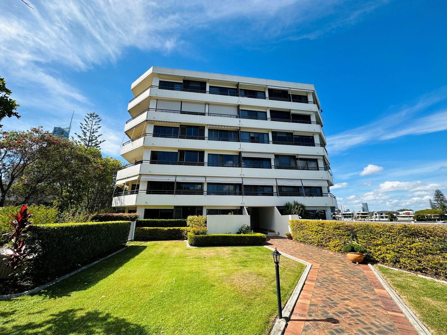 2/1 Peninsular Drive, Surfers Paradise QLD 4217 Apartment For Rent